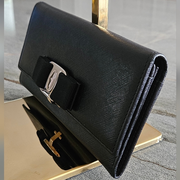 Salvatore Ferragamo Black Saffiano Leather Wallet With COA - Picture 6 of 17